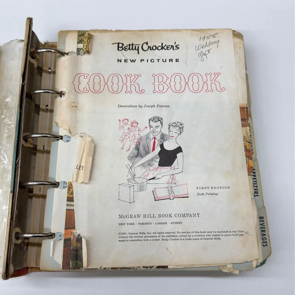 Betty Crocker's New Picture Cook Book 1961 First Edition 5-Ring Binder Vintage